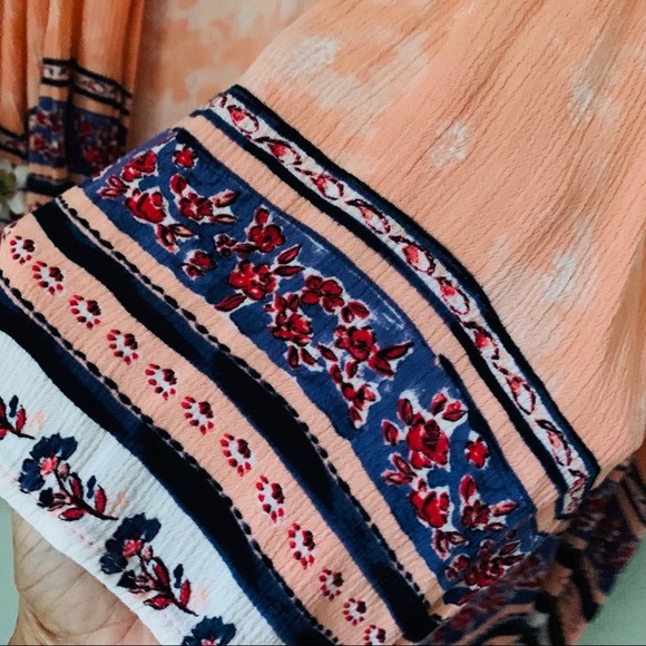 Torrid Bell Sleeve No Closure Top Size 1X - Picture 6 of 8